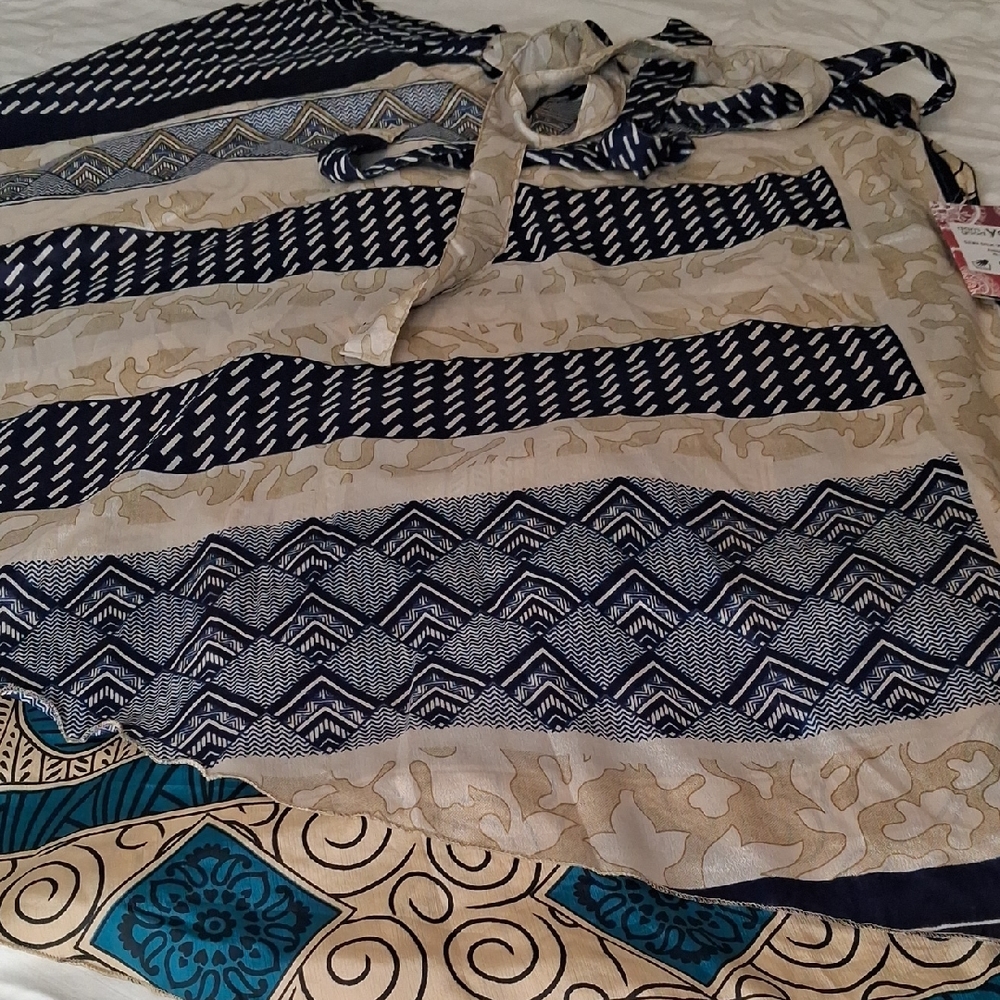 Multi Purpose Navy and Beige Patterned  Silk Wrap Skirt  NWT Size 14-20